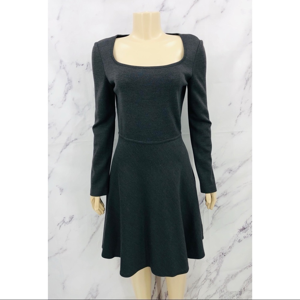 L011 St. John Long Sleeve Deep Scoop Neck Fit & Flare Pleated Circle Dress Grey
